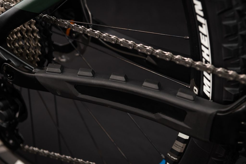 Sense apresenta novas e-mountain bikes de carbono e bikes hardtail para All-Mountain e XC