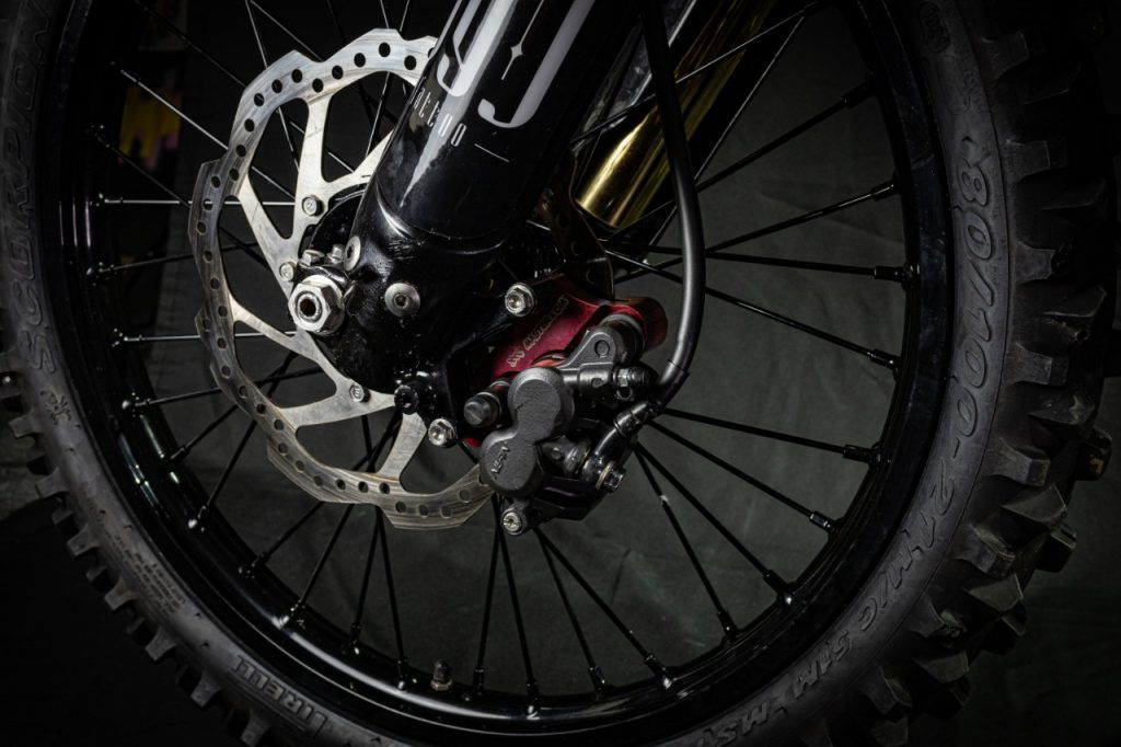 Ficha T&eacute;cnica Honda Racing | Apresentamos a CRF 450R 2015 do piloto Neto #747, completamente customizada