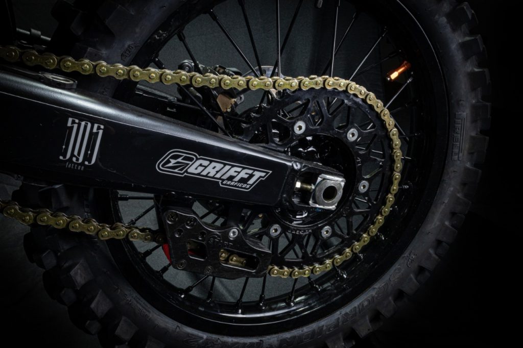 Ficha T&eacute;cnica Honda Racing | Apresentamos a CRF 450R 2015 do piloto Neto #747, completamente customizada