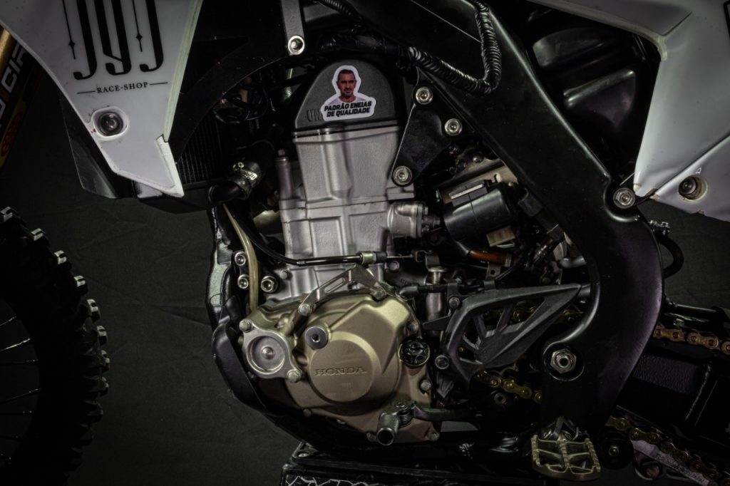 Ficha T&eacute;cnica Honda Racing | Apresentamos a CRF 450R 2015 do piloto Neto #747, completamente customizada