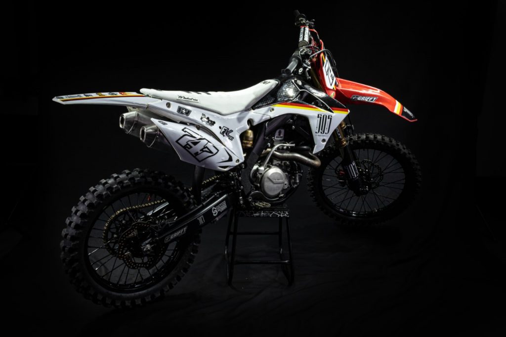 Ficha T&eacute;cnica Honda Racing | Apresentamos a CRF 450R 2015 do piloto Neto #747, completamente customizada