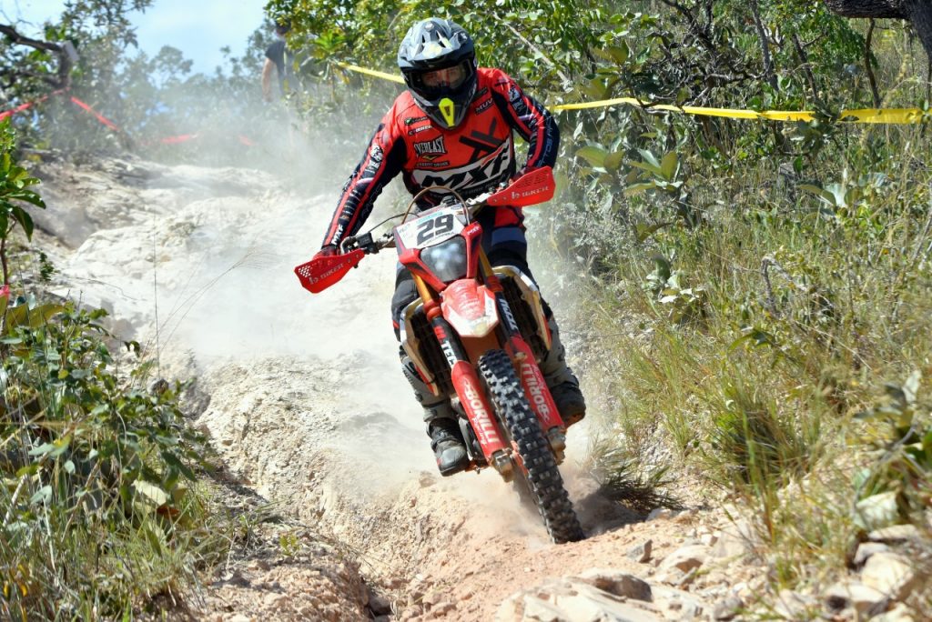 No Brasileiro de Enduro, MXF Motors finaliza etapa de Patroc&iacute;nio, em Minas Gerais, com dobradinha