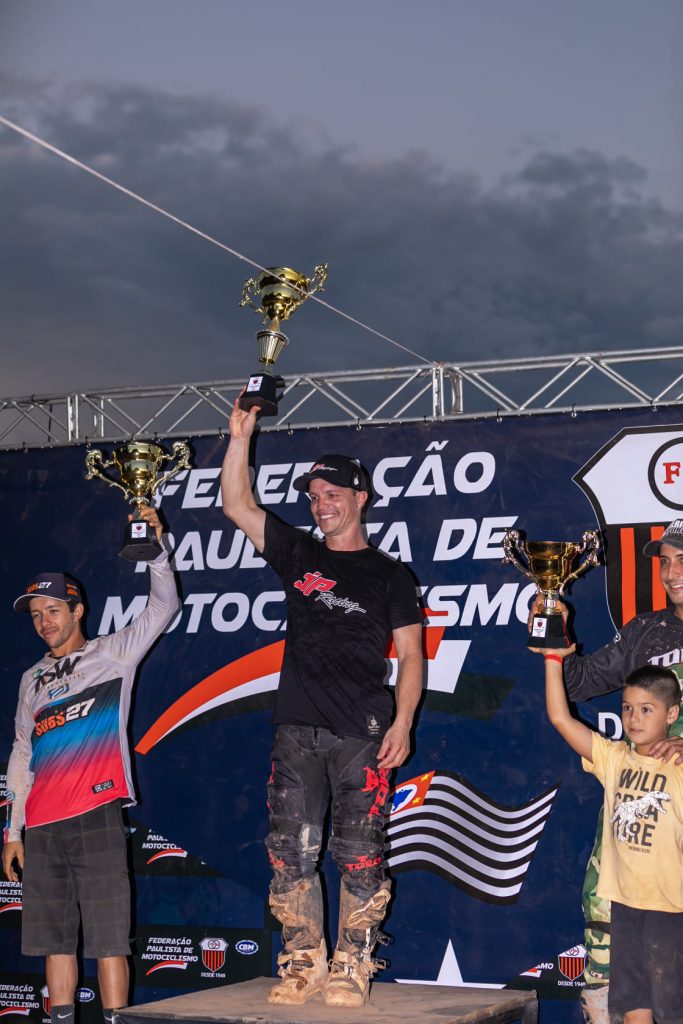 Com direito a vit&oacute;ria e p&oacute;dios, equipe JP Racing estreia com grandes resultados no Paulista de Motocross