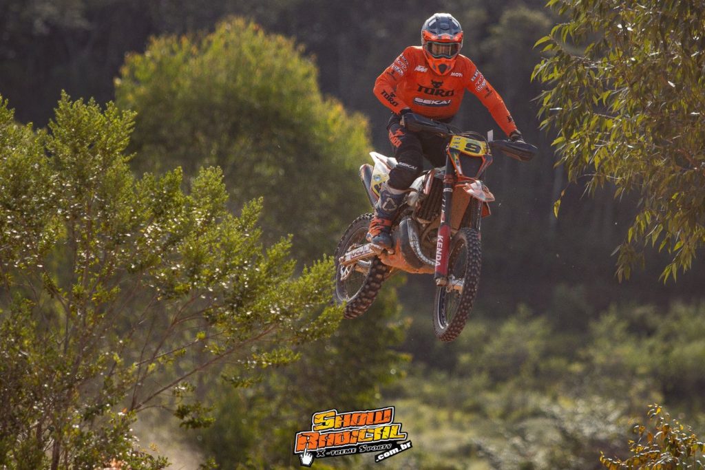 Prova do Brasileiro de Enduro tem montanhas de Belo Vale (MG) e percurso in&eacute;dito, confira os resultados de domingo.