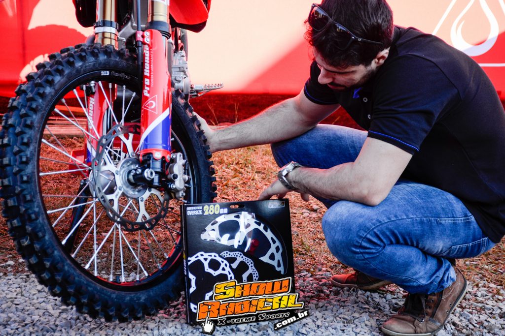 4Win Racing Parts fecha parceria in&eacute;dita com o time Honda Racing Brasil de Motocross