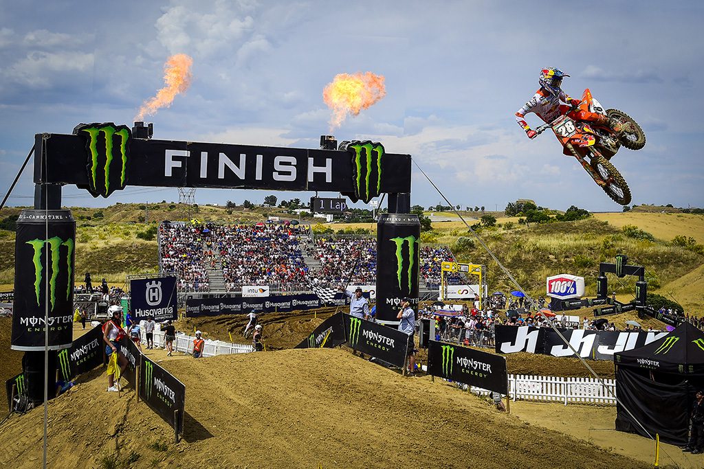 Maxime Renaux e Tom Vialle vencem a 9&ordf; etapa do Mundial de Motocross | GP da Espanha