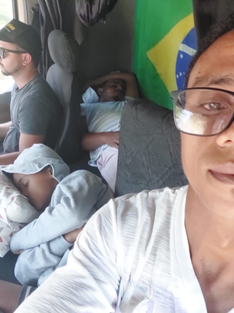 Pai e filho cruzam o Brasil de carona para correr o BRMX na categoria 65cc