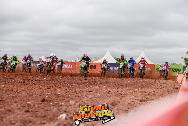 Disputas acirradas esquentam o segundo dia de prova da 3ª etapa do BRMX em Interlagos | Resultados de sábado