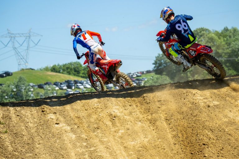 AMA Motocross 2022: A disputa insana entre os irmãos Lawrence na segunda bateria da 250, em High Point