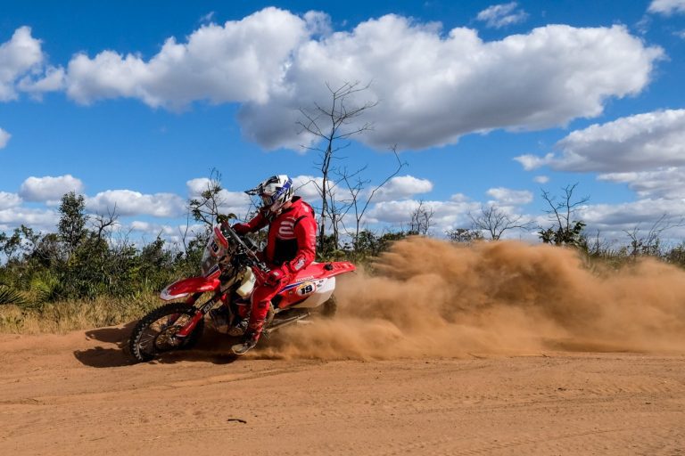 Gabriel Soares e Martin Duplessis fecham Prólogo do Rally Jalapão no top 5 na geral das motos