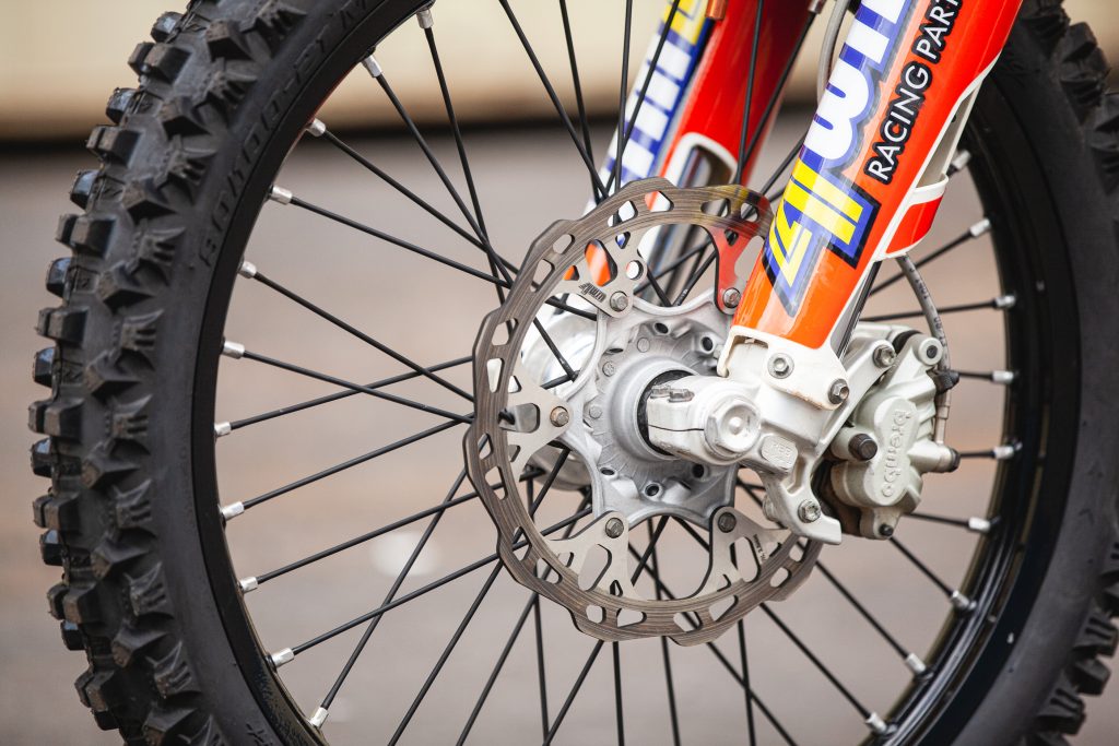 4Win Racing Parts lan&ccedil;a suas Factory Bikes! Confira como ficou a CRF 250F e a KTM 150SX