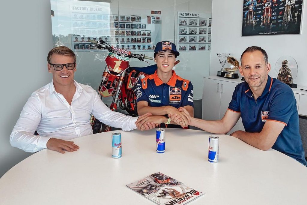KTM anuncia Tom Vialle nos EUA a partir de 2023, enquanto Andrea Adamo e Liam Everts s&atilde;o as novidades da equipe no MXGP para o pr&oacute;ximo ano.