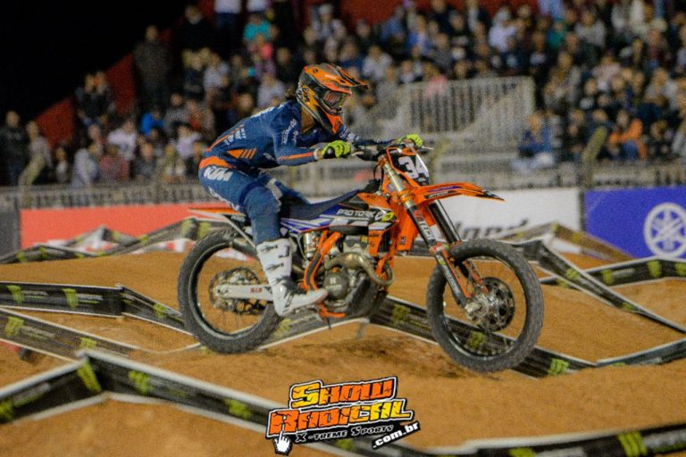 Rudnick Motos no topo da AX2, e no top 3 da AX Pró. Saiba como foi o desempenho dos pilotos apoiados pela empresa na 2ª etapa do Arena Cross.