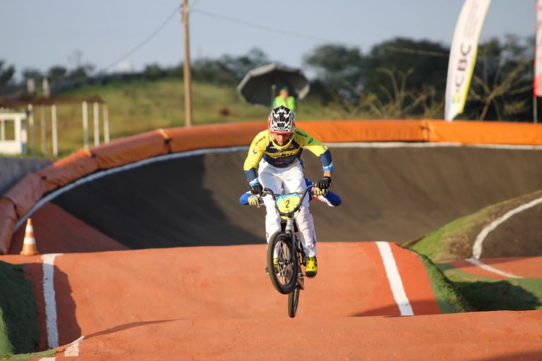 BIKE: Bruno Souza leva o título Brasileiro de BMX para Varginha.