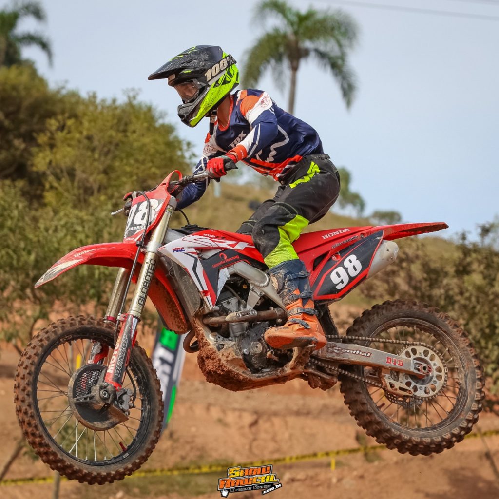 Com uma grande presen&ccedil;a de p&uacute;blico e disputas de alto n&iacute;vel, 3&ordf; etapa do Catarinense de Motocross foi sucesso absoluto, confira os resultados.