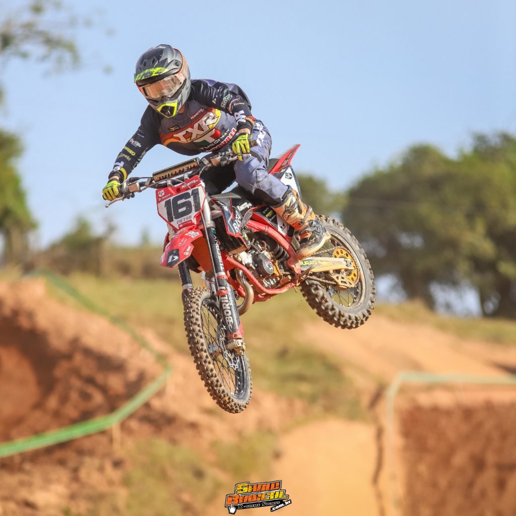 Com uma grande presen&ccedil;a de p&uacute;blico e disputas de alto n&iacute;vel, 3&ordf; etapa do Catarinense de Motocross foi sucesso absoluto, confira os resultados.