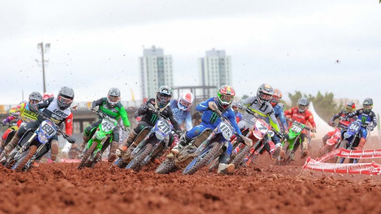 Assista ao Crazy Day da 3ª e 4ª etapa do Brasileiro de Motocross, em Interlagos!