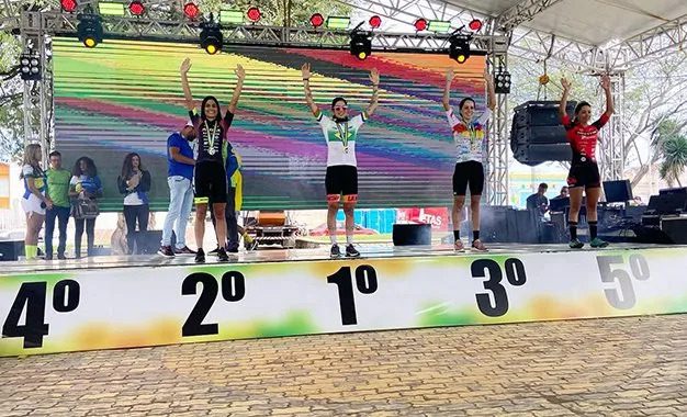 Guilherme Müller e Raiza Goul&atilde;o s&atilde;o campe&otilde;es brasileiros de Mountain Bike XCM na Bahia