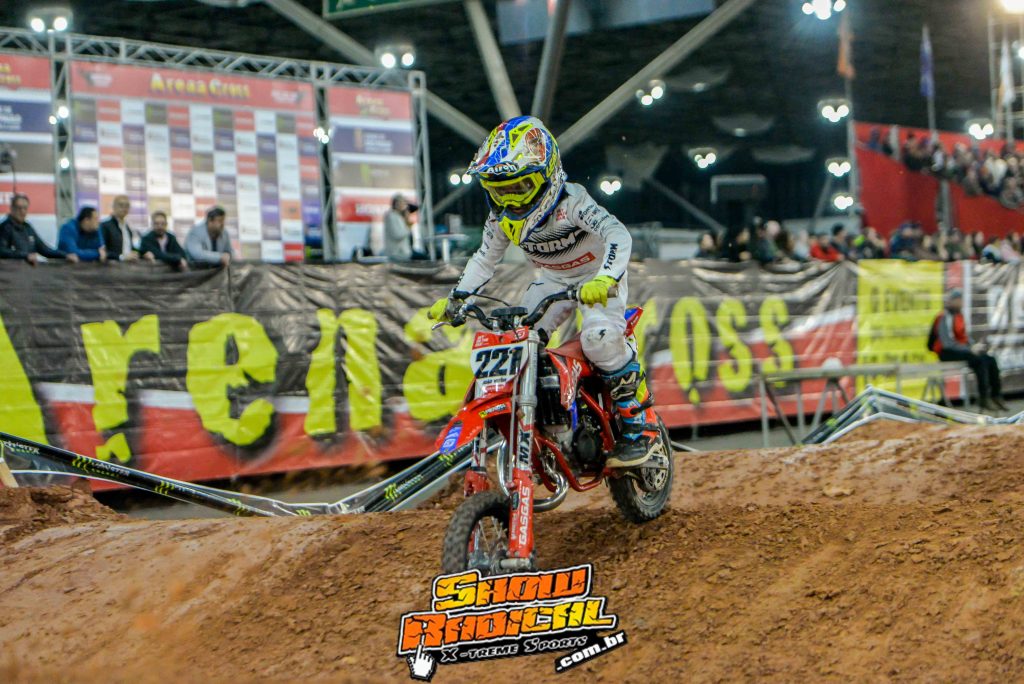 GasGas Racing Brasil &eacute; campe&atilde; no Arena Cross com Lorenzo #16