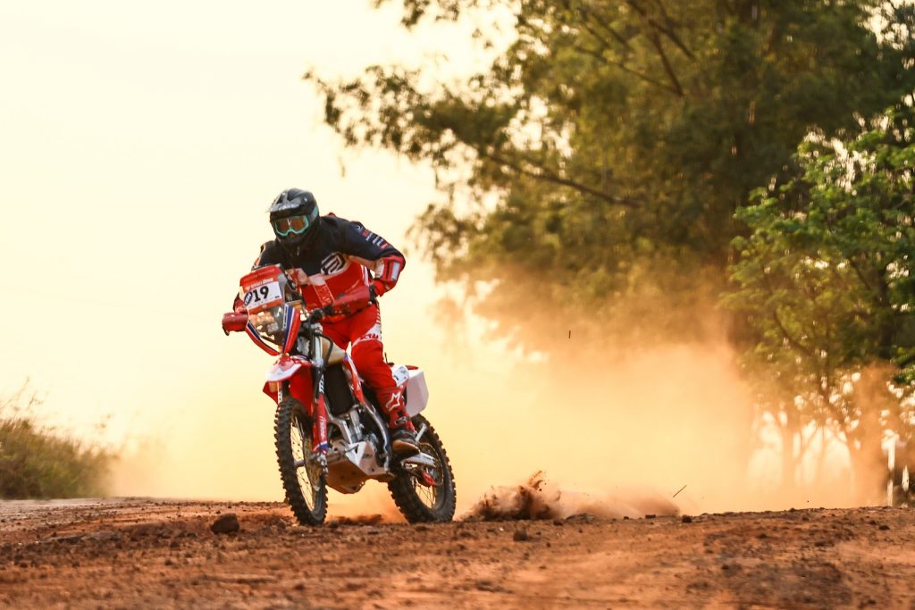 Bissinho Zavatti &eacute; segundo na geral do Sert&otilde;es e amplia lideran&ccedil;a na categoria Moto 2