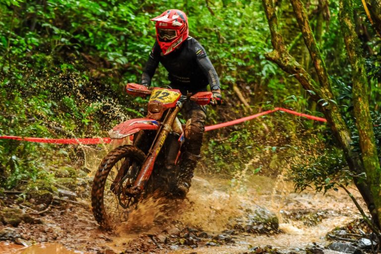 Campeonato Brasileiro de Enduro realiza penúltima prova do ano em Farroupilha (RS)