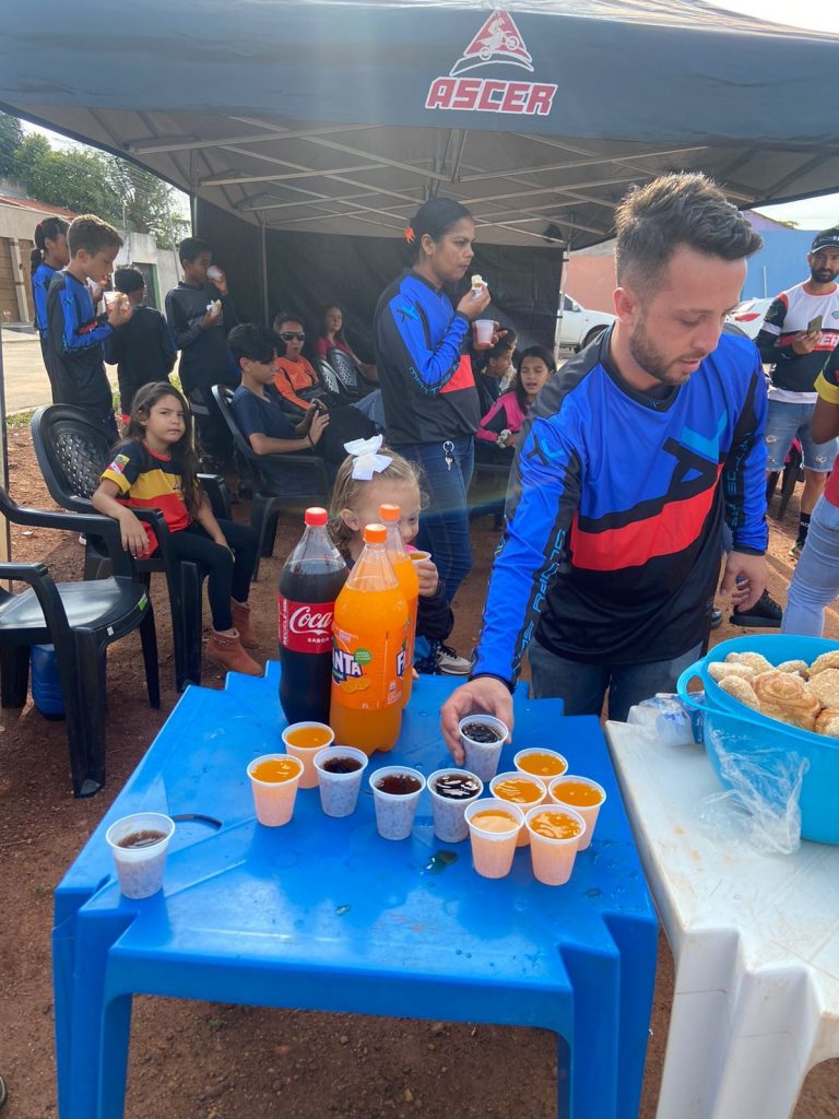 Projeto futuros campe&otilde;es faz a&ccedil;&atilde;o especial em comemora&ccedil;&atilde;o ao Dia dos Pais