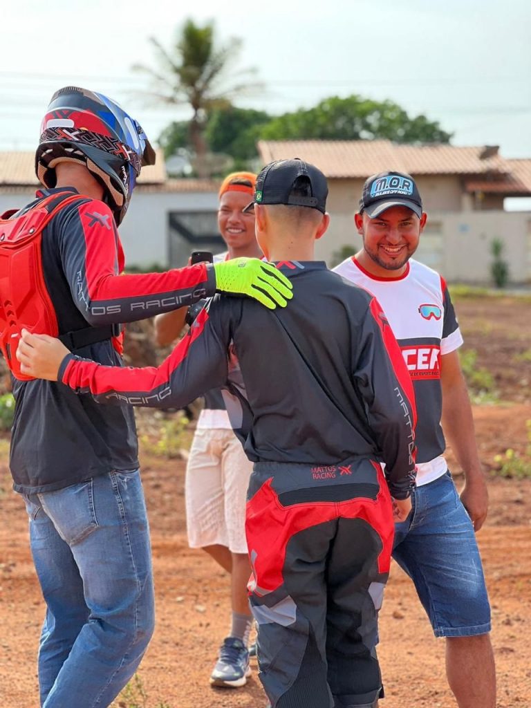 Projeto futuros campe&otilde;es faz a&ccedil;&atilde;o especial em comemora&ccedil;&atilde;o ao Dia dos Pais