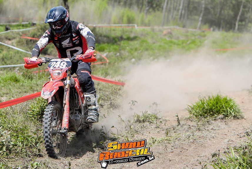 Campe&atilde;o mundial de Enduro, Alex Salvini anuncia aposentadoria