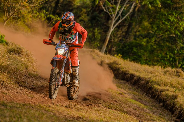 Emerson Loth vence a 40ª edição do Enduro da Independência