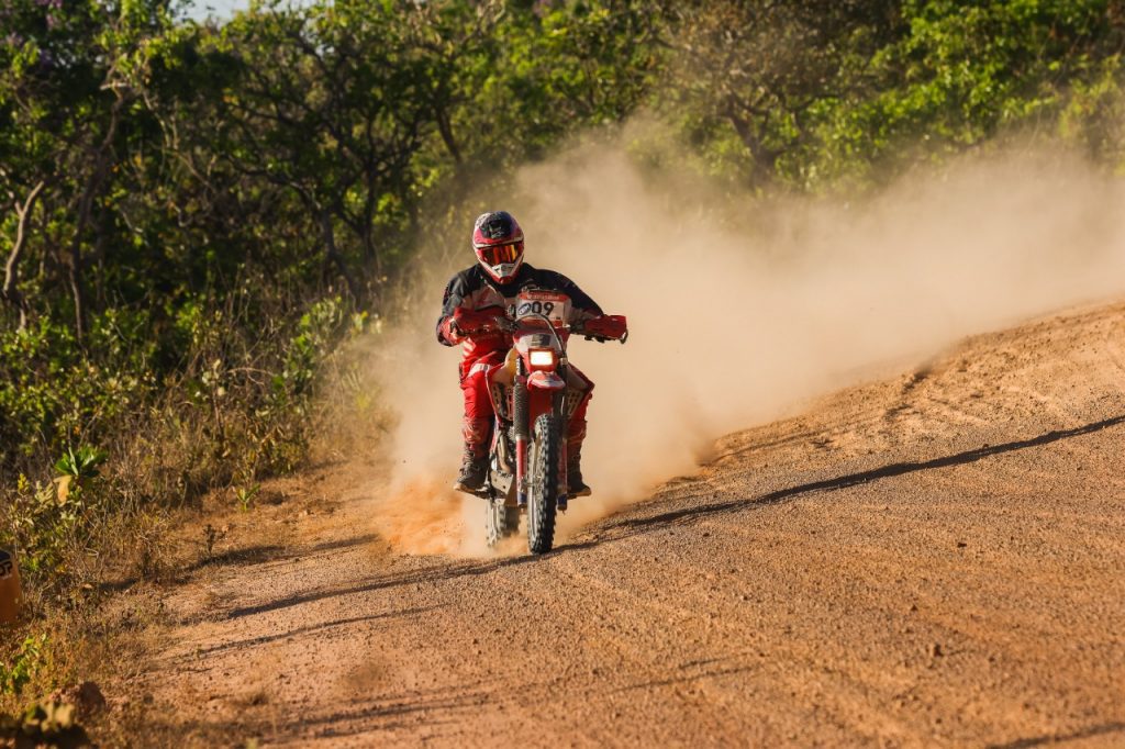 Equipe Honda Racing chega &agrave; metade do Sert&otilde;es 2022 na lideran&ccedil;a geral das motos