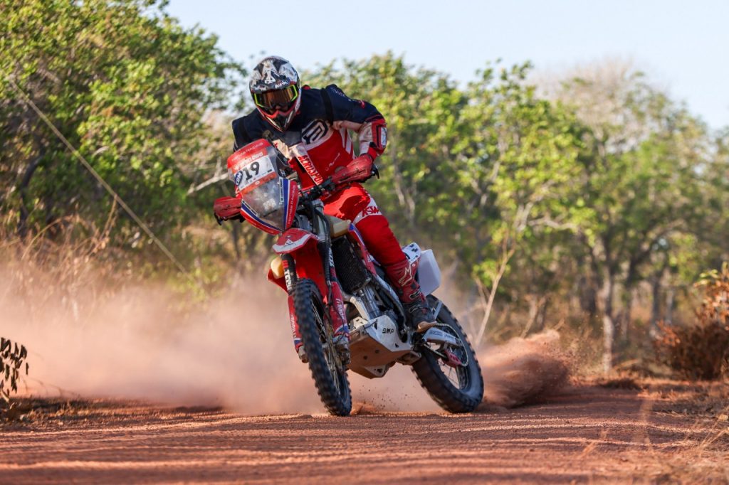 Equipe Honda Racing chega &agrave; metade do Sert&otilde;es 2022 na lideran&ccedil;a geral das motos