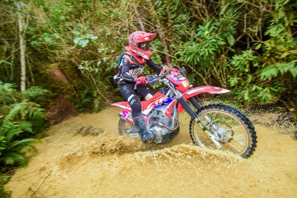 Bruno Crivilin e B&aacute;rbara Neves representam a Honda Racing na 40&ordf; edi&ccedil;&atilde;o do Enduro da Independ&ecirc;ncia