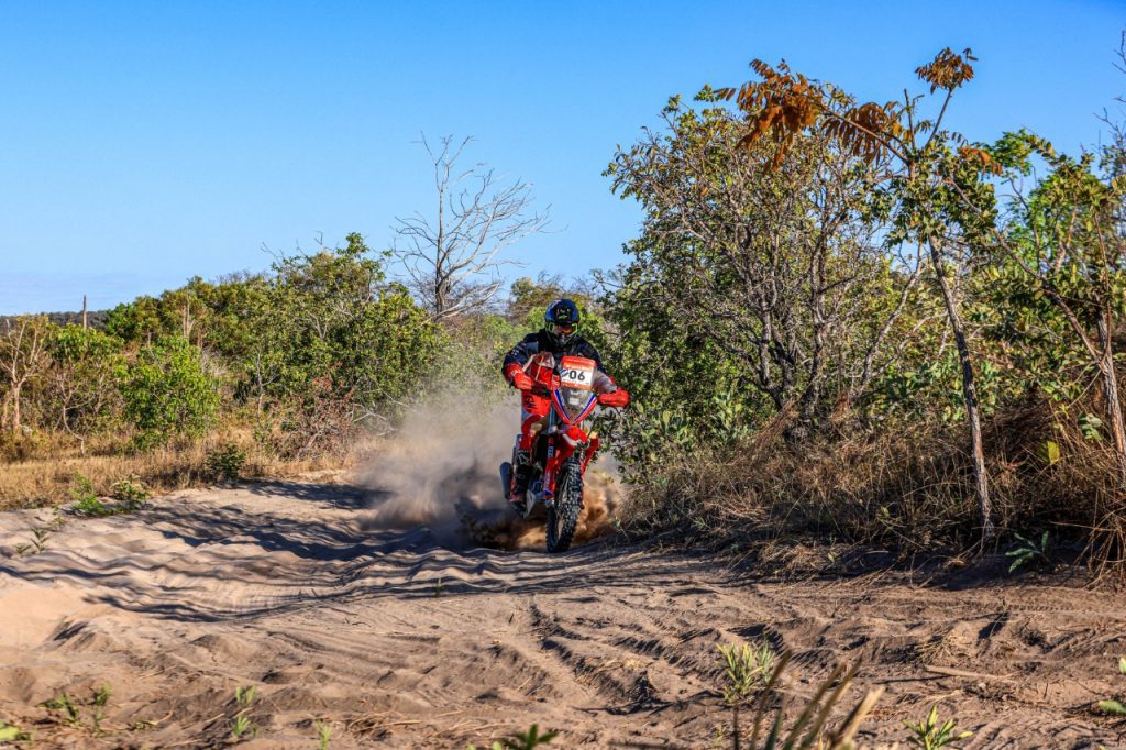 Bissinho Zavatti vence 9&ordf; etapa do Sert&otilde;es e amplia lideran&ccedil;a na geral das motos