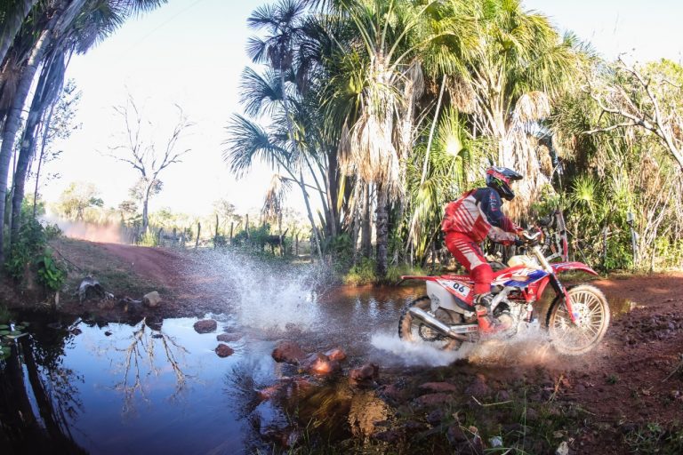 Bissinho Zavatti vence etapa e soma 23min30seg na liderança das motos do Sertões 2022