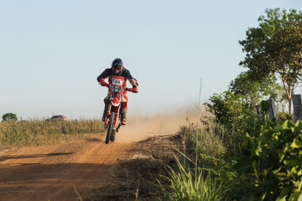 Equipe Honda Racing faz dobradinha entre as motos na 12&ordf; etapa do Sert&otilde;es 2022