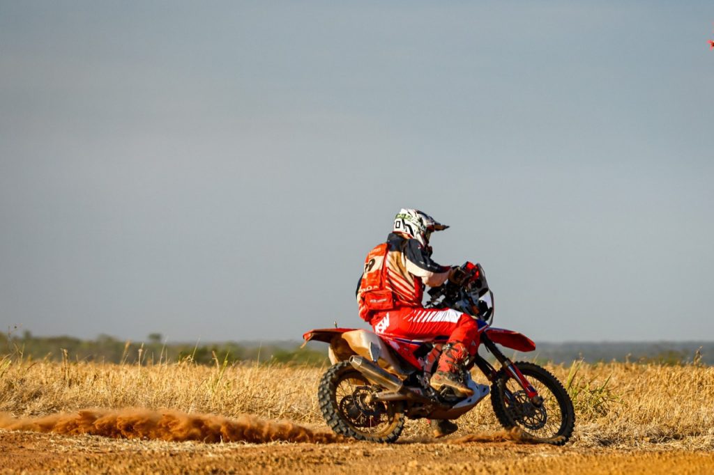 Equipe Honda Racing faz dobradinha entre as motos na 12&ordf; etapa do Sert&otilde;es 2022