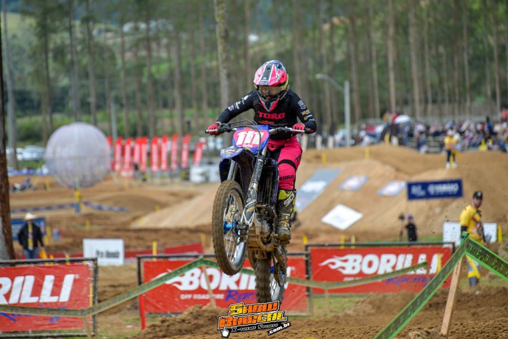 JP Racing comemora os t&iacute;tulos da MX3 e MX4 no BRMX