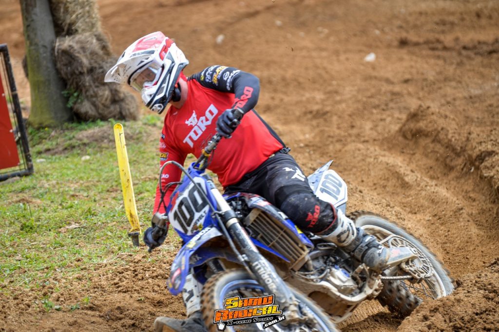 JP Racing comemora os t&iacute;tulos da MX3 e MX4 no BRMX