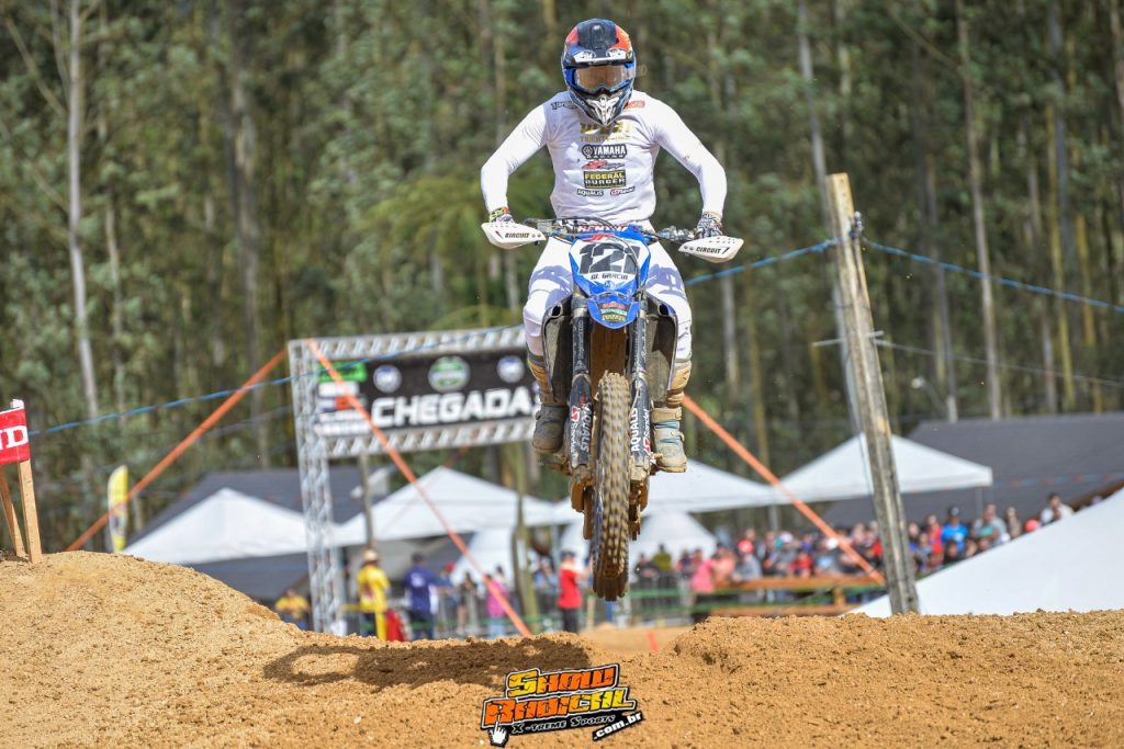 JP Racing comemora os t&iacute;tulos da MX3 e MX4 no BRMX