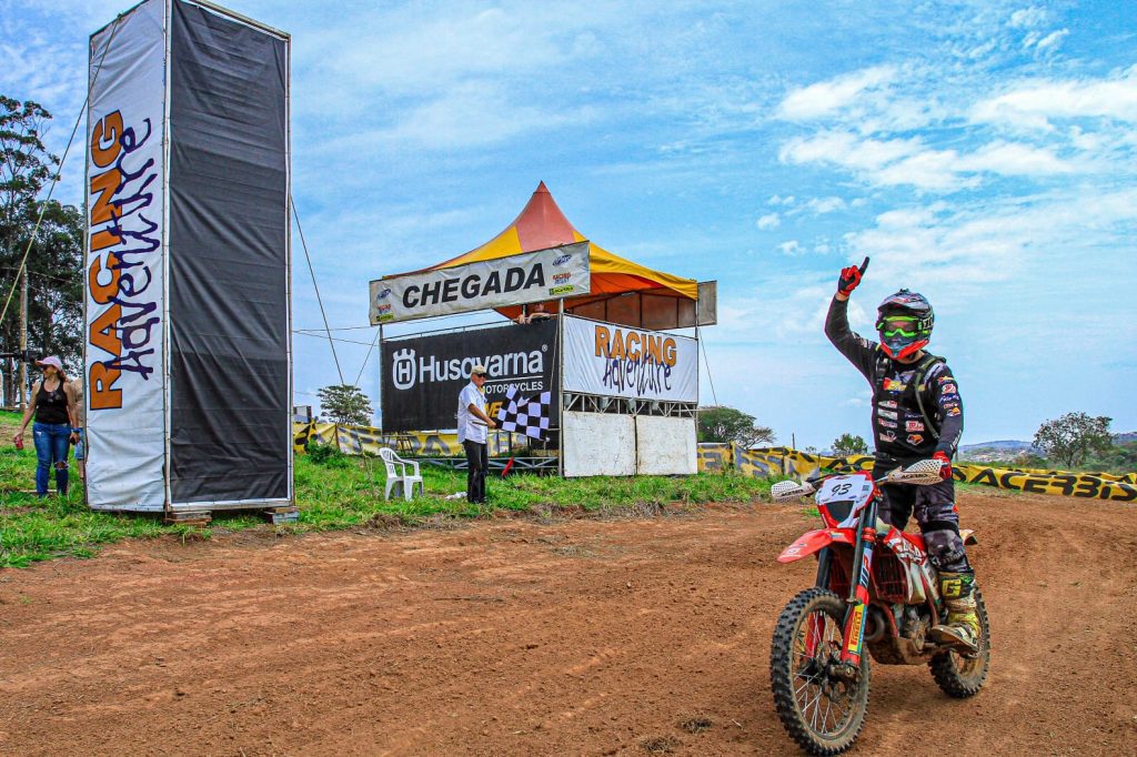 Disputa acirrada marca a segunda etapa do Campeonato Paulista APER Cross Country