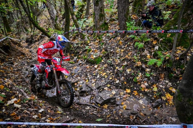Bruno Crivilin encerra Mundial de Enduro 2022 em sexto lugar da categoria E1