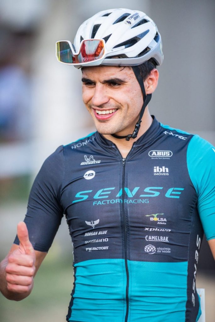 Ciclistas d&atilde;o show de velocidade e ultrapassagem no Desafio Short Track 2022