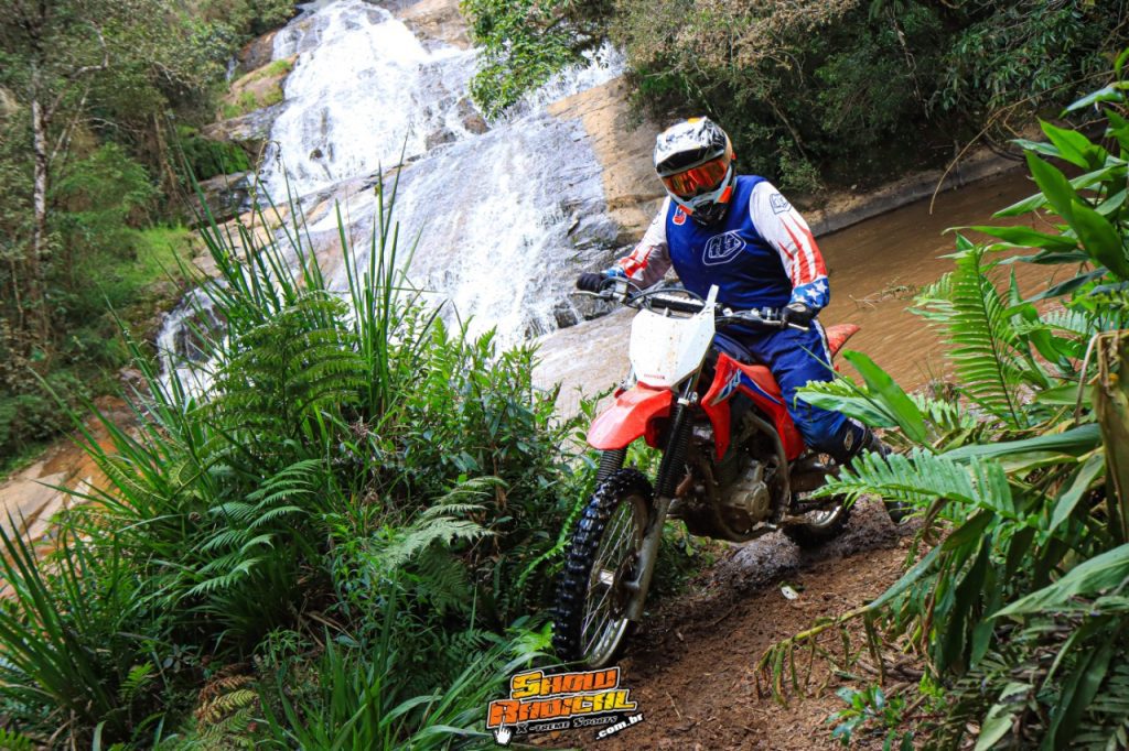 2&ordf; edi&ccedil;&atilde;o do Trilh&atilde;o Fazenda Casa Branca re&uacute;ne mais de 300 pilotos em Camanducaia/MG