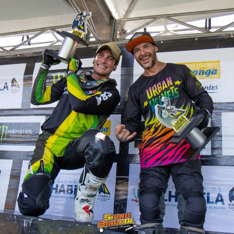 Jeff Campacci é campeão do Arena Freestyle Show 2022