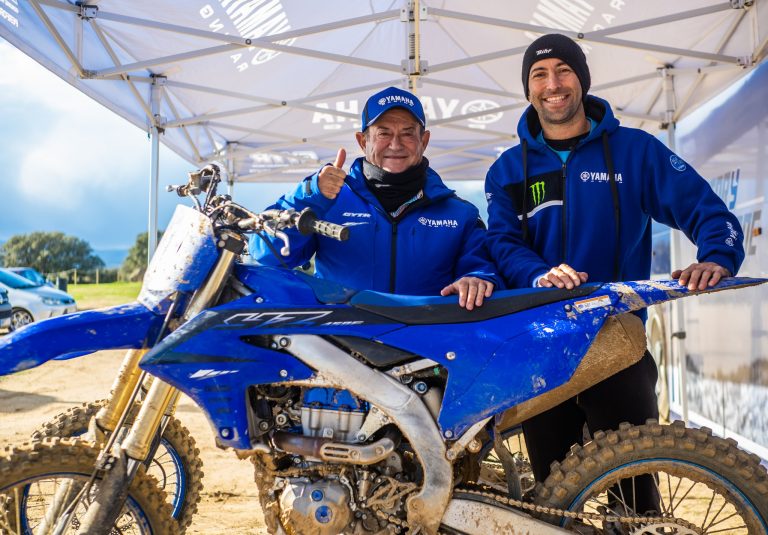 Carlos Campano #115, testa a nova Yamaha YZ 450F 2023 na Europa e conta no Show Radical o que achou do lançamento