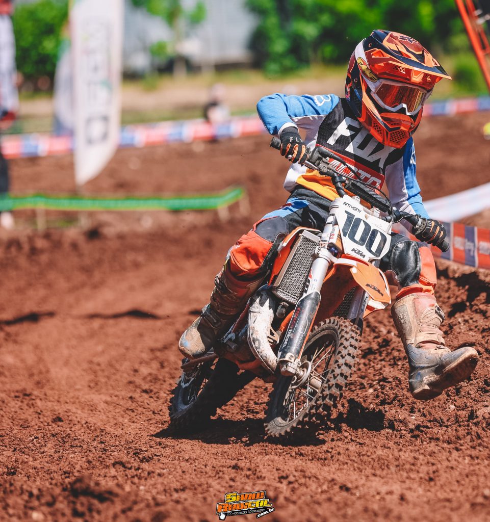 Sol forte e gates cheios agitam o domingo de disputas na 2&ordf; etapa do Ga&uacute;cho de Velocross, confira os resultados completos.