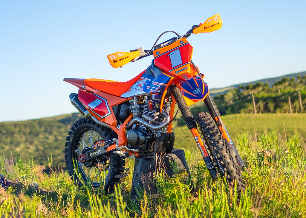 LAN&Ccedil;AMENTO: Biker apresenta NOVO Kit pl&aacute;stico MY23