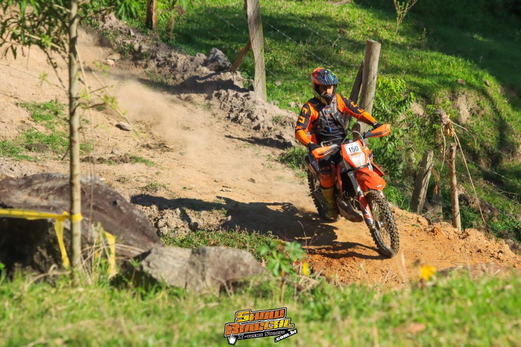 Considerada a prova mais dif&iacute;cil do ano, a 6&ordf; edi&ccedil;&atilde;o do Hard In Help definiu os campe&otilde;es da temporada do Hard Enduro nacional.