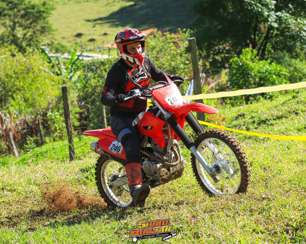 Considerada a prova mais dif&iacute;cil do ano, a 6&ordf; edi&ccedil;&atilde;o do Hard In Help definiu os campe&otilde;es da temporada do Hard Enduro nacional.