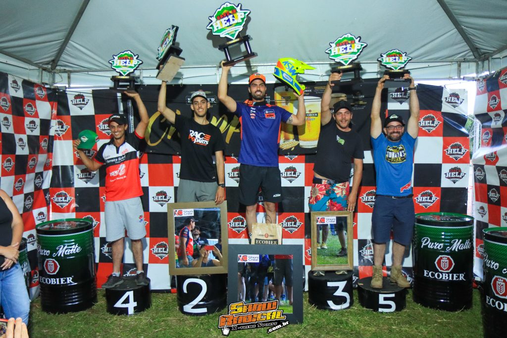 Considerada a prova mais dif&iacute;cil do ano, a 6&ordf; edi&ccedil;&atilde;o do Hard In Help definiu os campe&otilde;es da temporada do Hard Enduro nacional.